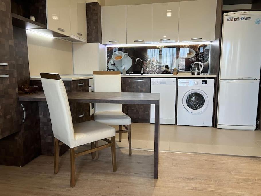 Cozy Apartment - Free Parking Plovdiv Ngoại thất bức ảnh