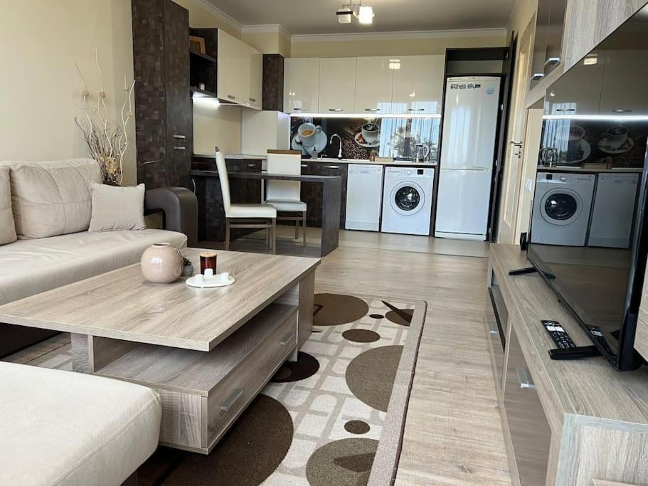 Cozy Apartment - Free Parking Plovdiv Ngoại thất bức ảnh