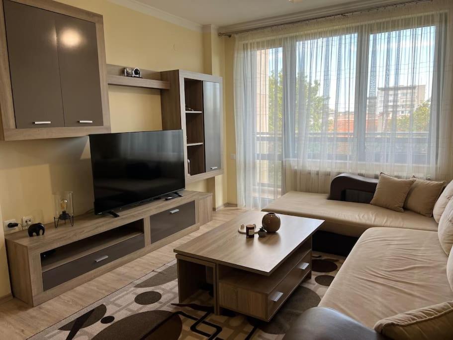Cozy Apartment - Free Parking Plovdiv Ngoại thất bức ảnh